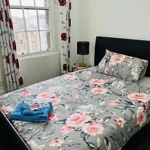  Apartment Historic Royal Mile Flat , 5min From Waverly Railway Station