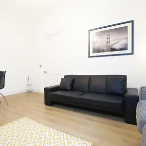  Apartment Stunning Modern 3 Bedroom